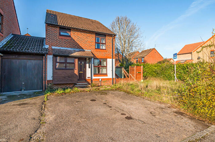 1 Bedroom Semi Detached House For Sale In Nutmeg Close, Earley, Reading, RG6