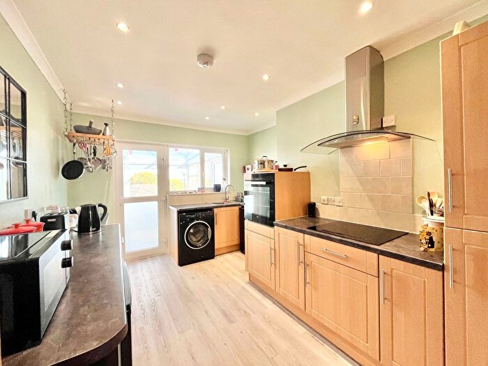 2 Bedroom Bungalow For Sale In Templer Road, Preston, Paignton, TQ3