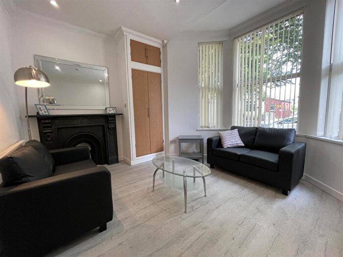 2 Bedroom Apartment To Rent In Richmond Road, Cardiff, CF24
