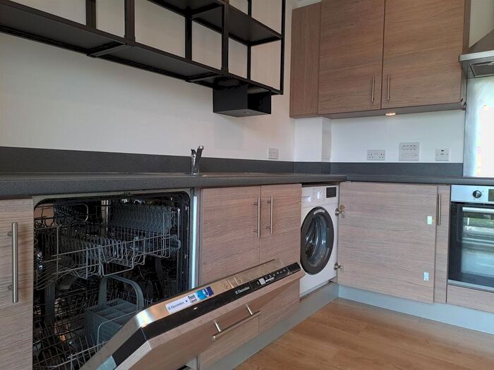 3 Bedroom Flat To Rent In Powell Road, London, E5