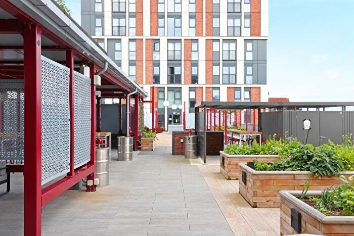 2 Bedroom Flat To Rent In Castle Park View, Castle Street, Bristol, BS2