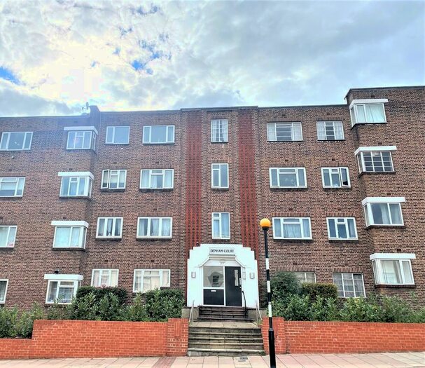 2 Bedroom Flat To Rent In Denham Court, Kirkdale, Sydenham, London, SE26