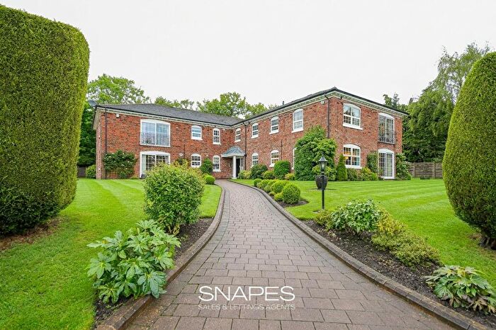 2 Bedroom Flat For Sale In Hilton Road, Bramhall, SK7