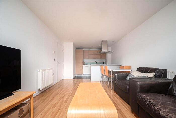 1 Bedroom Flat To Rent In Bow Road, London, E3