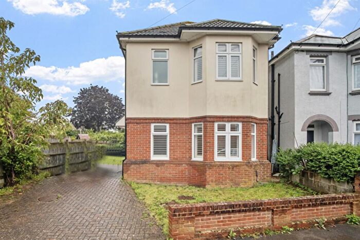 5 Bedroom House To Rent In Bedroom Detached House In Bournemouth, BH9