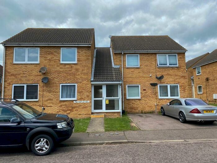 1 Bedroom Flat To Rent In Waltham Court, Ferndale Close, Clacton-on-Sea, CO15