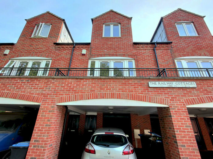 2 Bedroom Apartment To Rent In Railway Cottages, Leicester, LE5