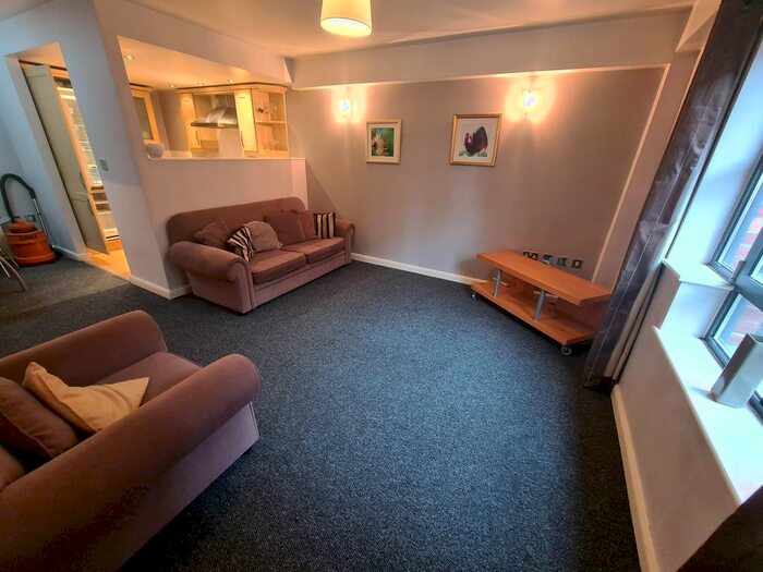 2 Bedroom Flat To Rent In Lionel Street, Birmingham, B3