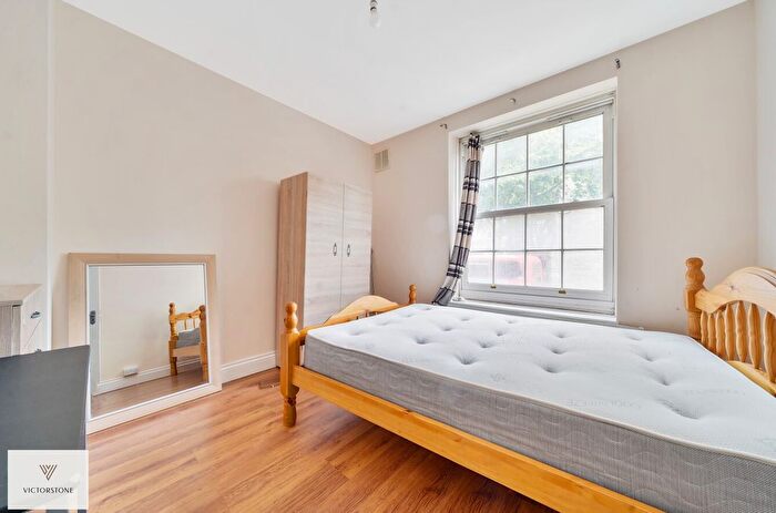 4 Bedroom Flat To Rent In Barton House, Bow Road, London, E3