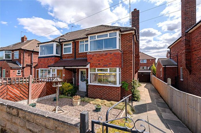 3 Bedroom Semi-Detached House For Sale In Kelmscott Green, Crossgates, LS15