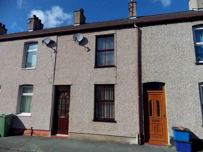 2 Bedroom Terraced House To Rent In William Street, Caernarfon, Gwynedd, LL55