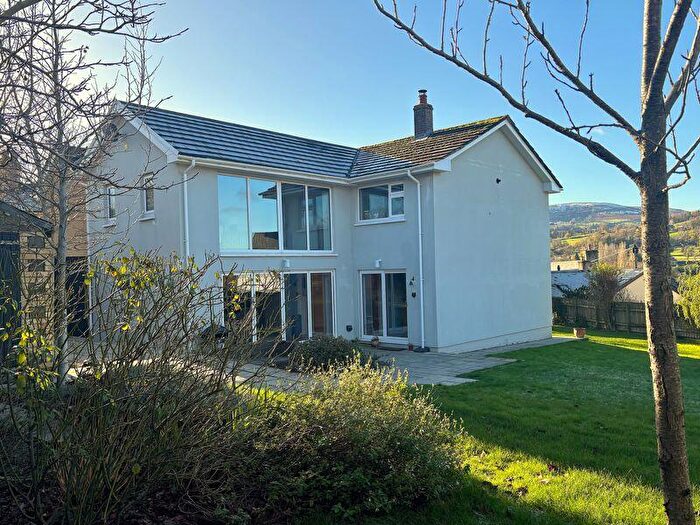 4 Bedroom Semi-Detached House For Sale In Orchard Court, Crickhowell, NP8