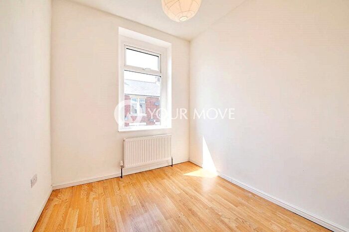 2 Bedroom Flat For Sale In Barrasford Street, Wallsend, Tyne And Wear, NE28