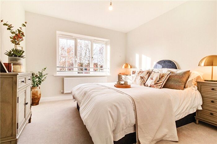 4 Bedroom Detached House For Sale In Pakenham Road, Bracknell, Berkshire, RG12