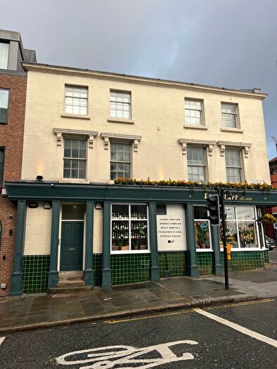 2 Bedroom Flat To Rent In Flat, Berry Street, L1