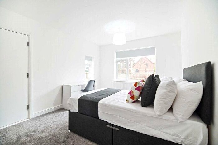 5 Bedroom Apartment To Rent In Brecknock Rd, London, N7