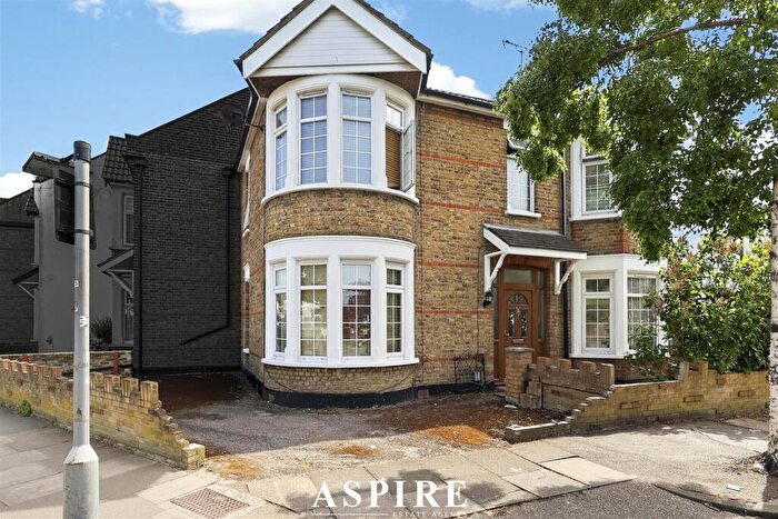 3 Bedroom End Of Terrace House For Sale In St. Marys Road, Southend-On-Sea, SS2