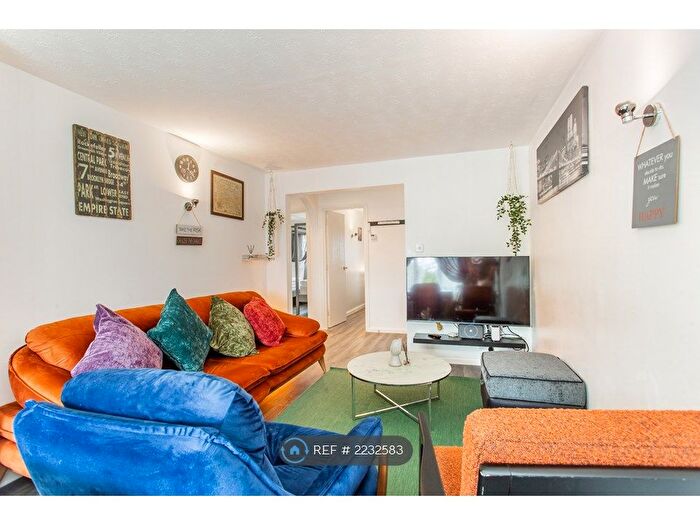 2 Bedroom Flat To Rent In Crystal Way, Redbridge, RM8