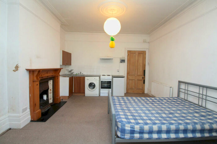 Flat To Rent In Penerley Road, Catford, SE6