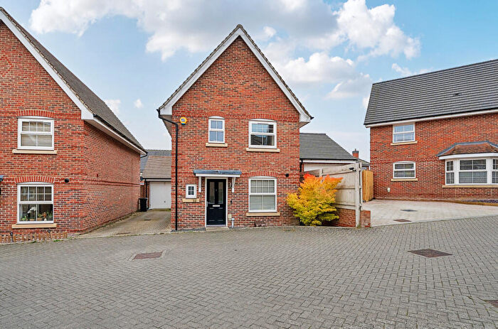 3 Bedroom Detached House For Sale In Sea Buckthorn, Shinfield, Reading, RG2