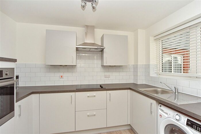 1 Bedroom Flat For Sale In High Street, Rainham, Gillingham, Kent, ME8