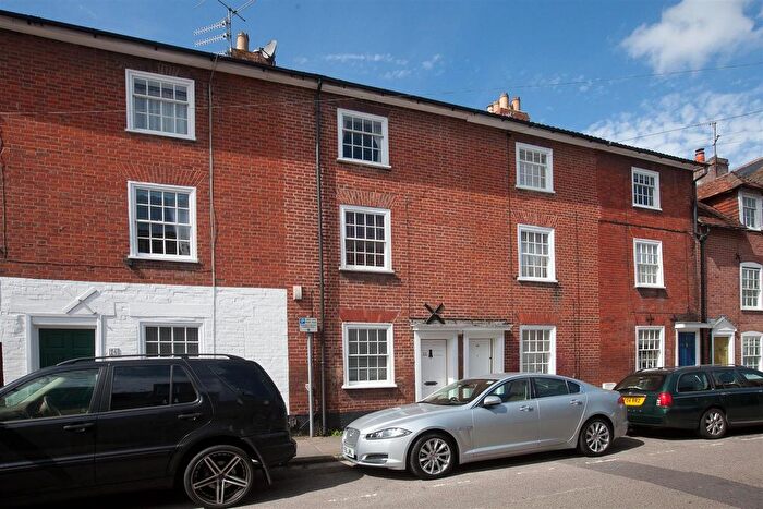 4 Bedroom Terraced House To Rent In Pennyfarthing Street, Salisbury, SP1
