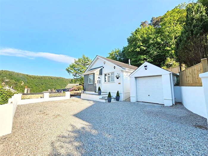 3 Bedroom Detached Bungalow For Sale In The Square, Gunnislake, PL18