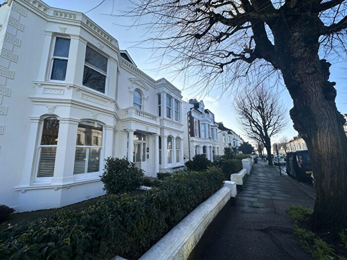 2 Bedroom Apartment To Rent In Westbourne Villas, BN3