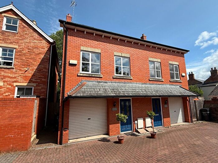 3 Bedroom Semi-Detached House To Rent In Woodstock Road, Taunton, TA1