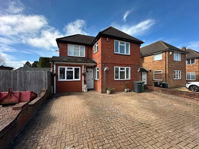 4 Bedroom Detached House For Sale In Marston Gardens, Luton, LU2