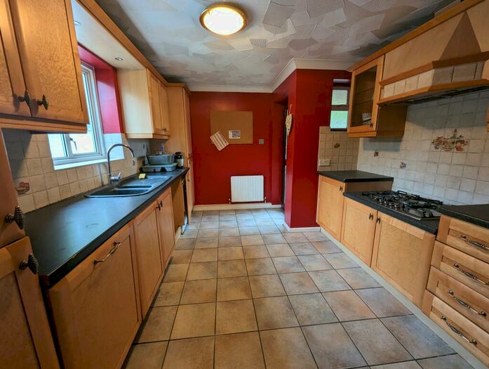 3 Bedroom House To Rent In Garbett Road, Winchester, SO23