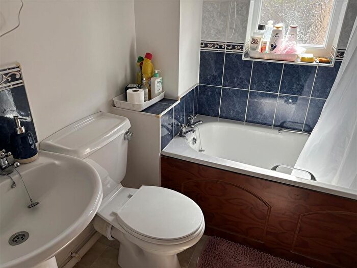 2 Bedroom Flat To Rent In Harris Close, Kelly Bray, Callington, PL17