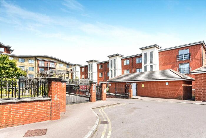 1 Bedroom Apartment To Rent In Quadrant Court, Jubilee Square, Reading, Berkshire, RG1