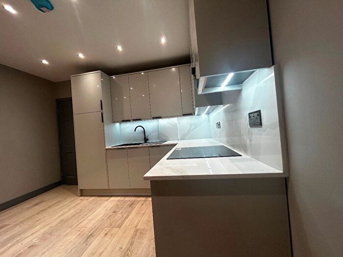 1 Bedroom Flat To Rent In Upper Green West, Mitcham, CR4