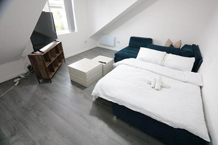 2 Bedroom Flat To Rent In Barlow Moor Road, Chorlton, M21