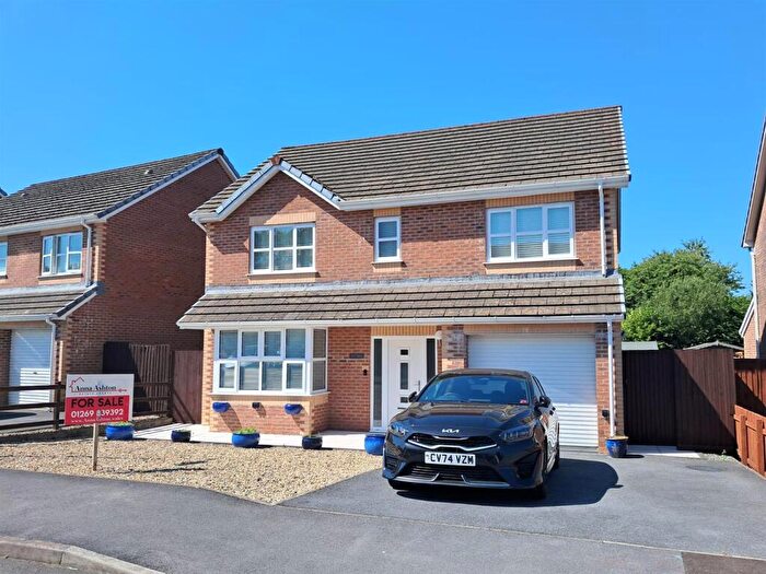 4 Bedroom Detached House For Sale In Ffordd Y Deri, Tycroes, Ammanford, SA18