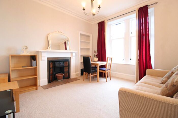 1 Bedroom Flat To Rent In Rosemount Place, Top Left, AB25