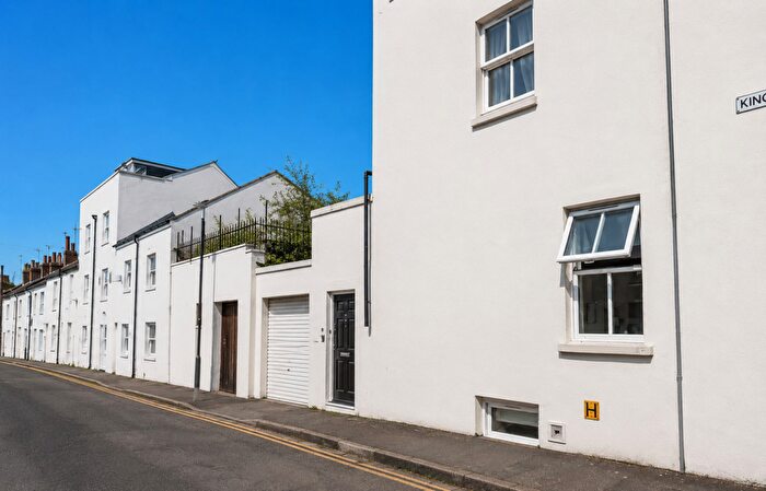 3 Bedroom Flat For Sale In Ditchling Road, Brighton, BN1