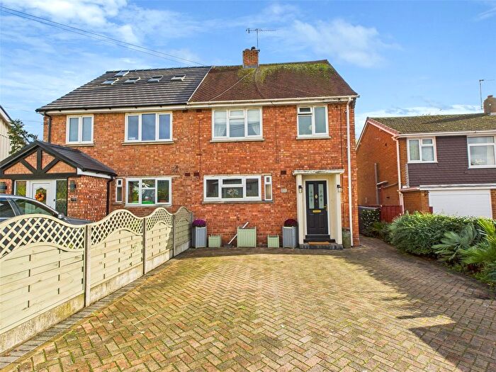 3 Bedroom Semi Detached House For Sale In Avon Road, Worcester, Worcestershire, WR4