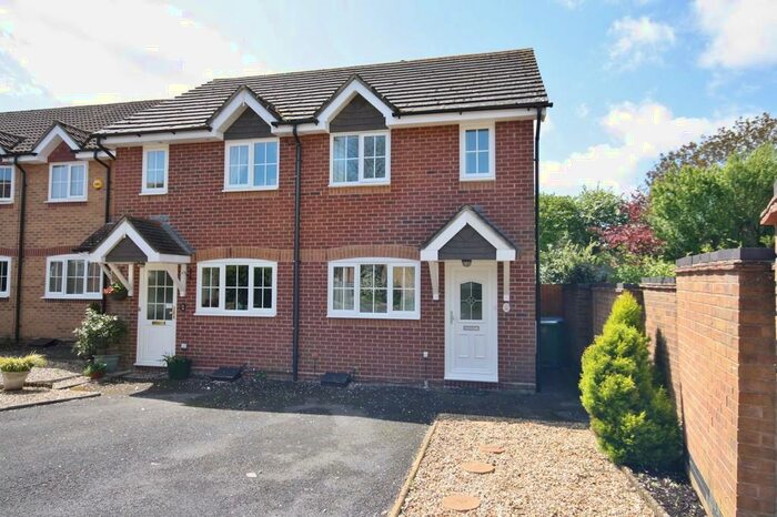 2 Bedroom End Of Terrace House To Rent In Suffolk Drive, Whiteley, PO15