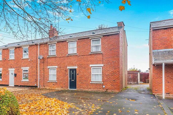 3 Bedroom Semi Detached House For Sale In Horton View, Banbury, OX16