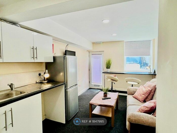 2 Bedroom Flat To Rent In Glossop Road, Sheffield, S10