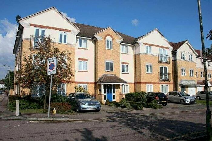 2 Bedroom Flat To Rent In Monarchs Court, Grenville Place, Mill Hill, NW7