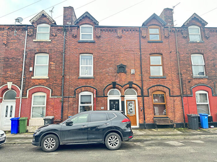 3 Bedroom Terraced House To Rent In Nile Street, Ashton-under-lyne, Lancashire, OL7