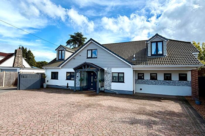 5 Bedroom Chalet For Sale In St. Leonards, BH24