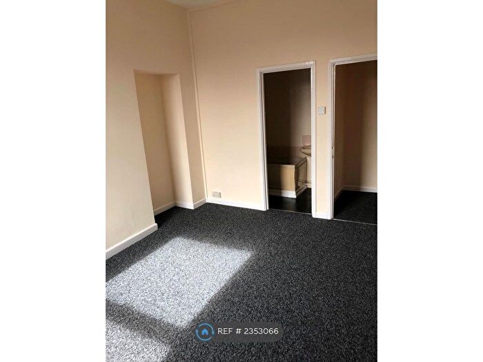 2 Bedroom Flat To Rent In Charlotte Street, Plymouth, PL2