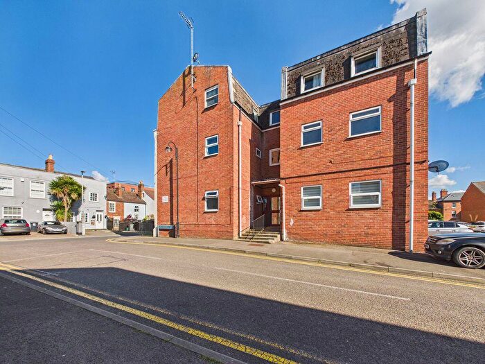 2 Bedroom Flat For Sale In Vyvian Court, Gloucester, GL1