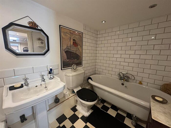 2 Bedroom Apartment For Sale In Chulmleigh, EX18