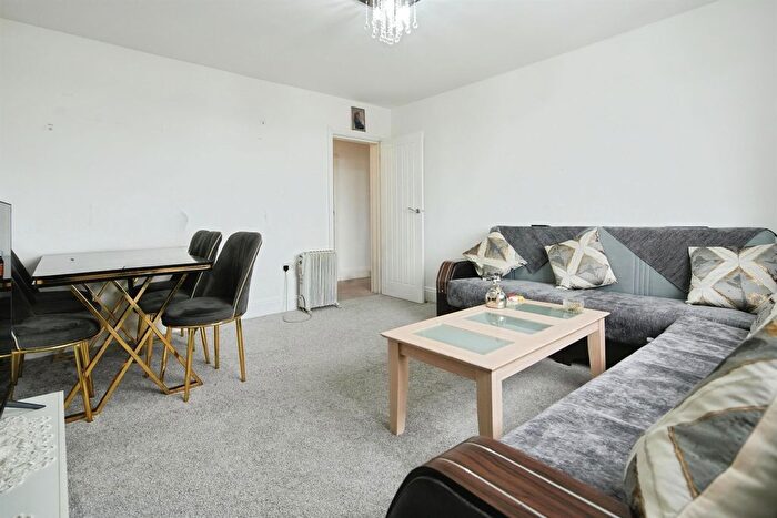 1 Bedroom Flat For Sale In Hangleton Road, Hove, BN3