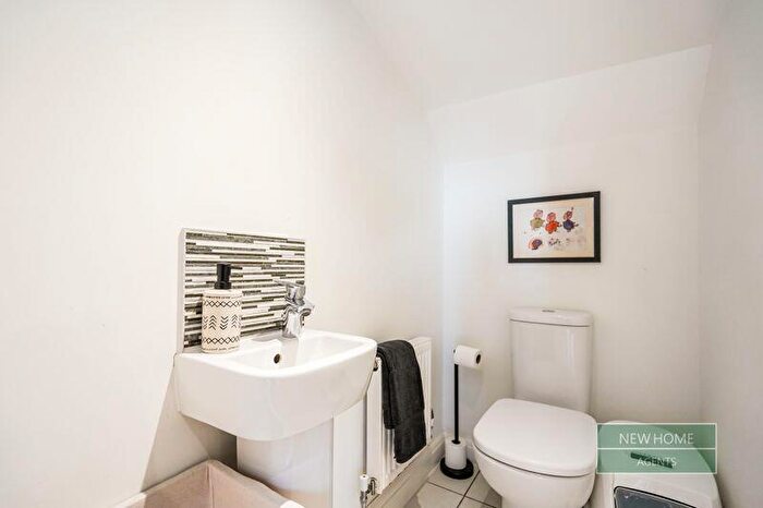 3 Bedroom Terraced House For Sale In Thornbury Walk, Kingswood, Hull, HU7